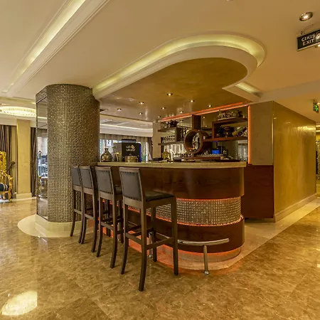 Отель Eurostar Old & 4*